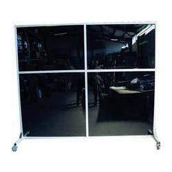 TransLux na kolečkách. Chránič červenohnědý Š1310 mm V2285 mm • Vtools.cz