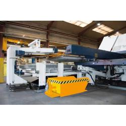 Vyklápěcí kontejner MGU 230 lakované oranžovou barvou RAL 2000 • Vtools.cz