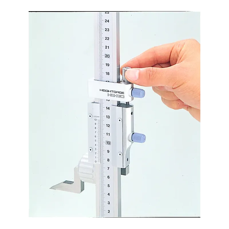 Výškoměr a orýsovací přístroj s noniem